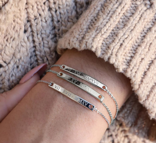 Silver Bracelet For Woman Custom Name Bracelet Gift for Best Friend Dainty Roman Numeral Bar Bracelet